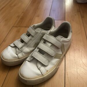 Veja Kids Cream Sneakers with Velcro Straps